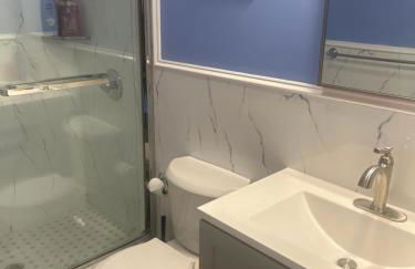 Cozy 2-3 Bedroom Apartment in Center City! - Foto 32