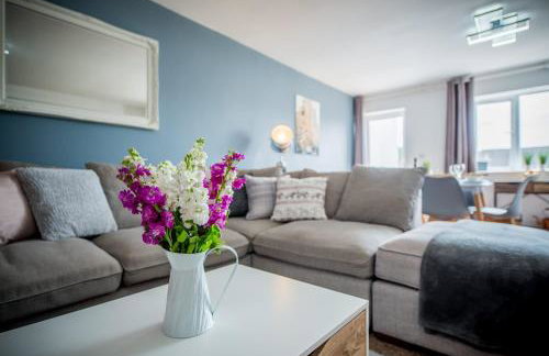 Welcoming Pembrokeshire home, perfect escape for couples, beach 5 mins, doorstep walks - Foto 1