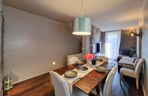 Luxury in the Center by Host Hero - Foto 13