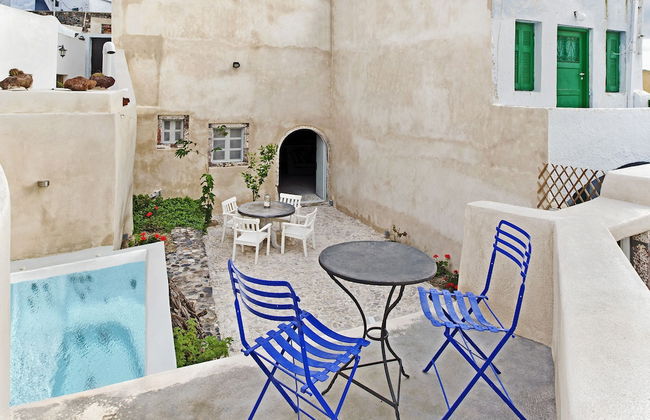 Pyrgos Old winery villa - Photo 24