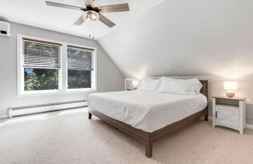 Waterfront Access with Kayaks Private Deck and a Firepit - Photo 31