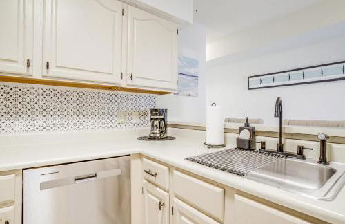 Porch and Water Views Getaway in Mallard Lakes - Foto 11