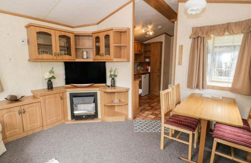 Grange Caravan - Photo 6