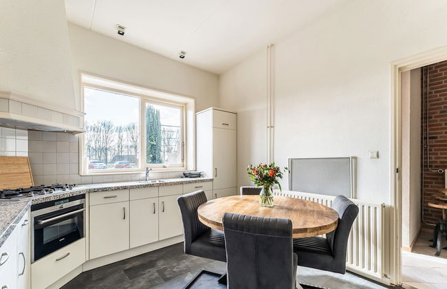 Spacious Farmhouse in Silvolde With Garden - Photo 14