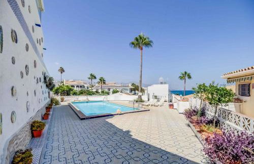 Charming Townhouse in El Faro, Spain, Studding Sea View & Community Pool - Foto 14