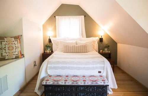 Cozy Cabin on Route 66 with Hot Tub- Edmond, OK - Foto 7