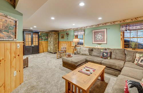 On-Site Pond and Trails Lake Luzerne Cabin - Foto 30