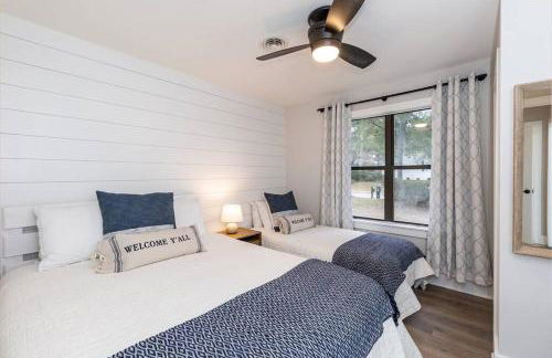 Island Joy - Newly Renovated/Walk to the Beach! - Foto 12