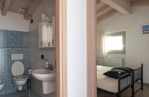 EnjoyIseoLake - Cherubino - Nice 2 floors apartment with pool, terrace and a terrific lake view - Photo 31