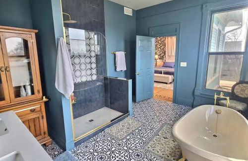 Sleeps 30+ • 10BR Mansion •Events • Bar • Backyard - Foto 40