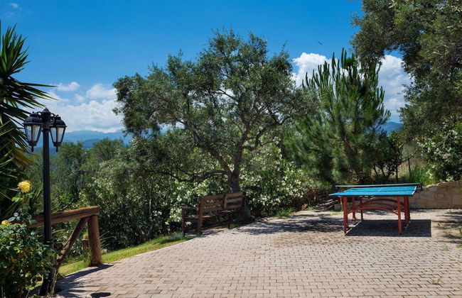 Villa in Tavronitis With Pool & Stunning Views - Photo 40