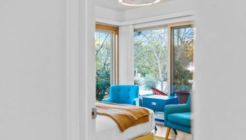 Nature-Inspired Stay with Pool, Fire Pits and More - Foto 5