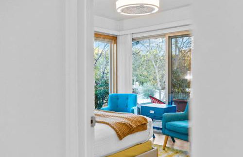 Nature-Inspired Stay with Pool, Fire Pits and More - Foto 5