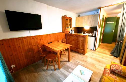Appartement en rez-de-jardin à 300m des pistes - Foto 2
