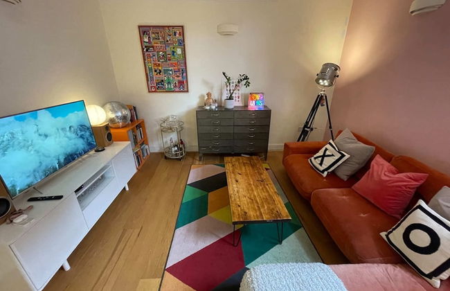 Chic Victorian Flat in Private Estate - Mile End! - Foto 11