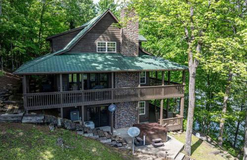 Lakefront Point Retreat on Nantahala Lake with Dock - Foto 1