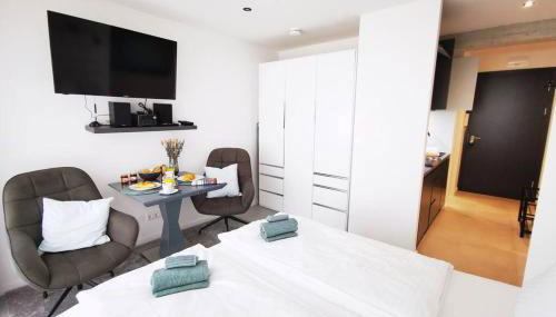 HH 05 by ROCKCHAIR - SUPERHOST Status - Modernes Apartment mit sonnigem Balkon & premium Boxspringbetten in Winterhude - Hamburg Top Geheimtipp - Foto 2