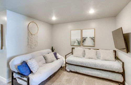 Garden City Townhome, Close to Parks and Downtown! - Photo 8