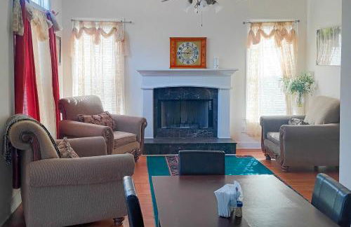 6 Mi to Southern Belle Farm Home with Patio! - Foto 11