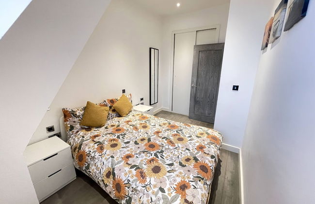 Stunning 1-bed Deluxe Apartment in Slough - Photo 6