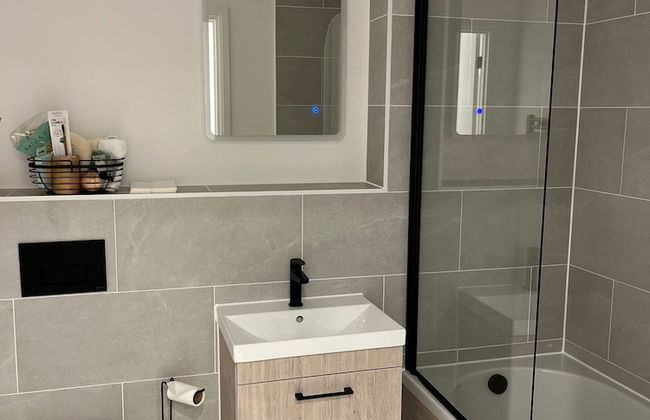 Aurora - Brand New Luxury 2 bed 2 Bath Apartment! - Foto 13