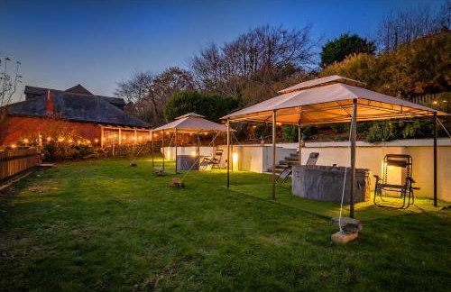 Spacious 6 Bedroom Escape with Hot Tub, Games Room & Karaoke in Yorkshire - Foto 18