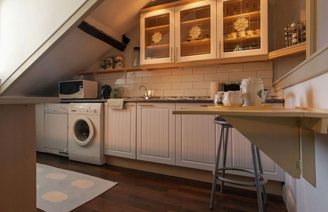 Elegant House With Heated Pool and Sauna - Photo 13