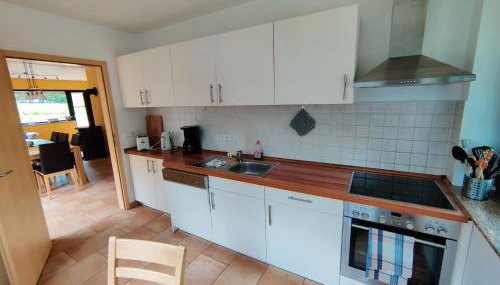 Spacious semi-detached house with wood stove located directly on the Rennsteig - Foto 5