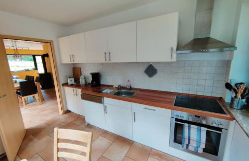 Spacious semi-detached house with wood stove located directly on the Rennsteig - Foto 9