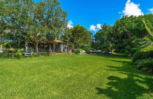 New Villa Jungle Paradise Heated Pool BBQ Soccer - Foto 58