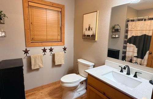 Cozy North GA Cabin 3BR3BA, Fire Pit & Game Rm - Foto 30