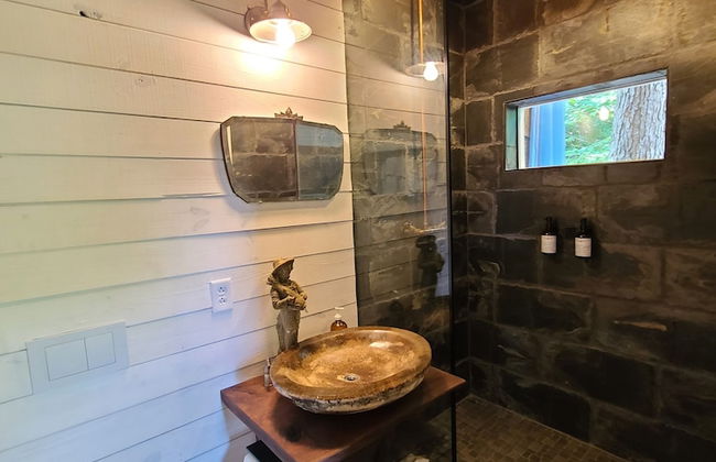 The Treetop Hideaways at Ruby Falls - Photo 35