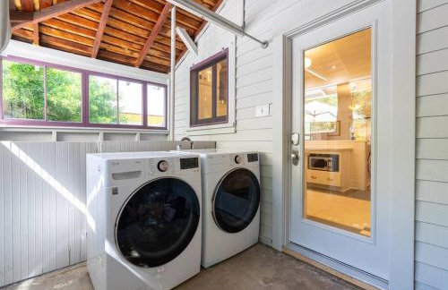 Vine Street Bungalow-Hot Tub, EV, Walk to Town - Photo 29