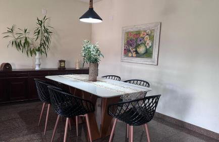 Casa com Piscina no Centro - 13 pessoas - Churrasqueira - Elegante - Foto 49