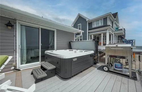 Bay Bliss - Private Beachfront Home with 180° Views & Hot Tub! - Foto 2