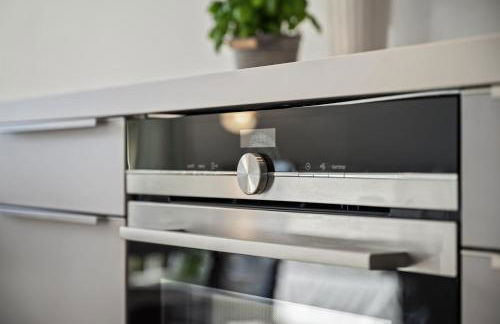 GUT KLETKAMP "Mühlenhof 2" - Ruhige Ferienwohnung mit 2 Schlafzimmern I Terrasse mit See- & Naturblick I Gemeinschaftsgarten I 15 Min zur Ostsee I Küche I Parkplatz I Waschmaschine I WLAN - Foto 24