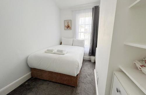 Prime Central London 2-Bed by Shops & Transport - Foto 9