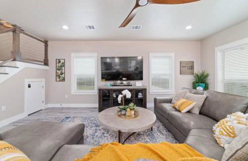 Heated Pool & Spa! Close To The Beach! - Photo 25