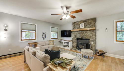 Creek View and Hot Tub Woodsy Maggie Valley Cottage - Foto 4