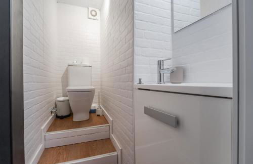 3min Walk Malasana - Trendy Cafes and Tapas Street - Photo 14