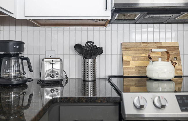 Spacious 2BD With Private Balcony and Free Parking 2 - Foto 51