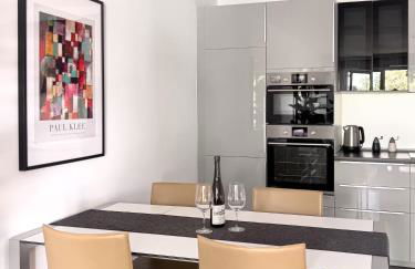 Modernes Wasserfront Wohnung, Terrasse, Parkplatz - Foto 15