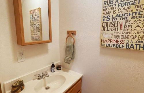 Shady Pines- Cozy Mountain Retreat - Foto 10