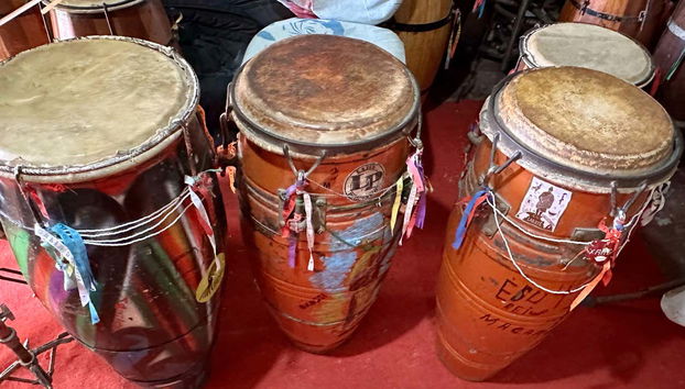 Tre tamburi tipici di Salvador de Bahía