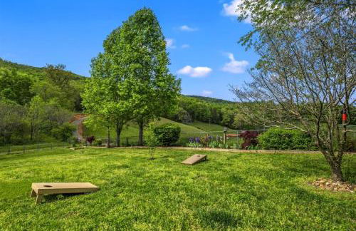 Hidden Star Hideaway-Blackberry Farm-Smoky Mtn Nat Park-Hot Tub- Fire Pit- Fenced Yard- Pet Friendly - Foto 19