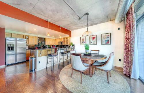 Downtown Condo Above Restaraunts- Free Parking - Foto 7