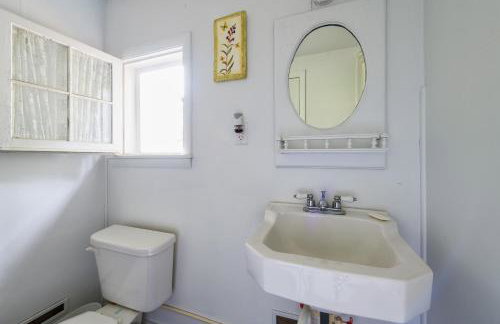 Lakeside Cottage - Right across of Westside County Park with lake access - Foto 14