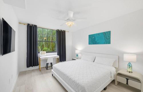 Stylish City Place WPB Escape King Bed and Den - Foto 16