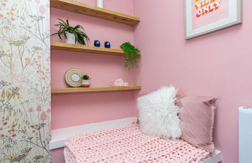 Beachfront Apartment 3 Bedrooms Sleeps 7 - Gateway to the Lake District - Newly Refurbished - Foto 17