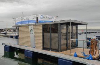 Mobiles Hausboot El'milia mit eigener Ankerboje auf dem See - Foto 17